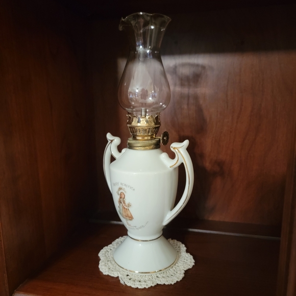 HOLLY HOBBIE® ♡ 1970's Mint Condition Genuine Porcelain Miniature Oil Lamp - Picture 10 of 13